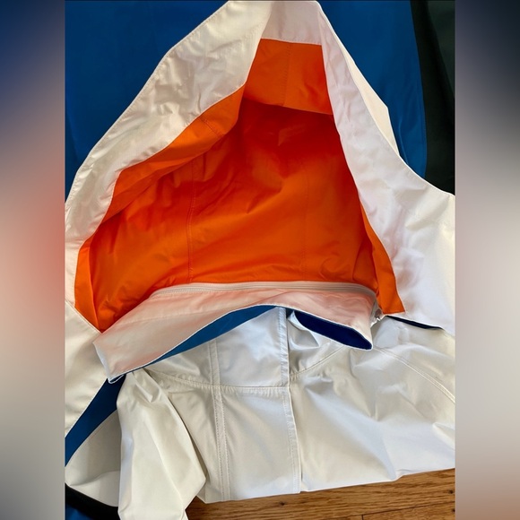 Tory Burch Rain Jacket NEW - Picture 4 of 9